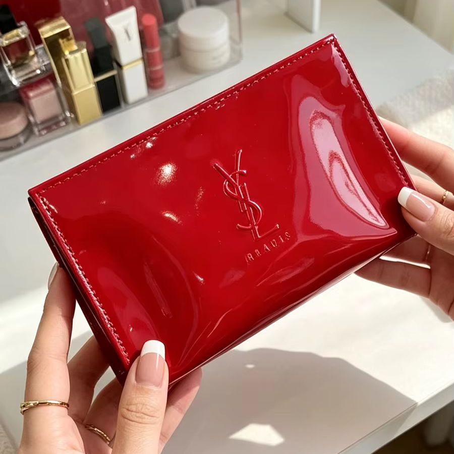 Sac cosmétique en cuir verni r - Ysl Beauty Makeup Bag avis et prix
