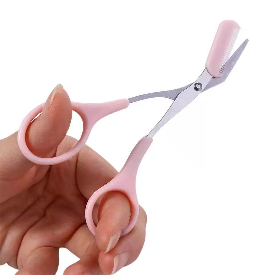 Ciseaux à sourcils sécurisés a - Beauty Makeup Salon avis et prix